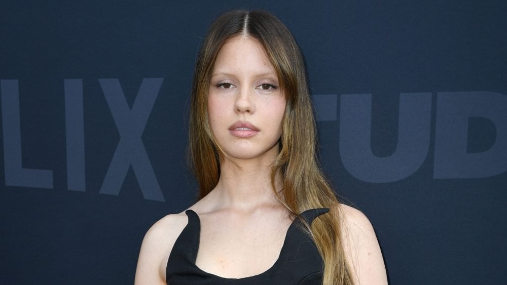 Mia Goth schließt sich Shawn Levys 'Star Wars: Starfighter' neben Ryan Gosling an