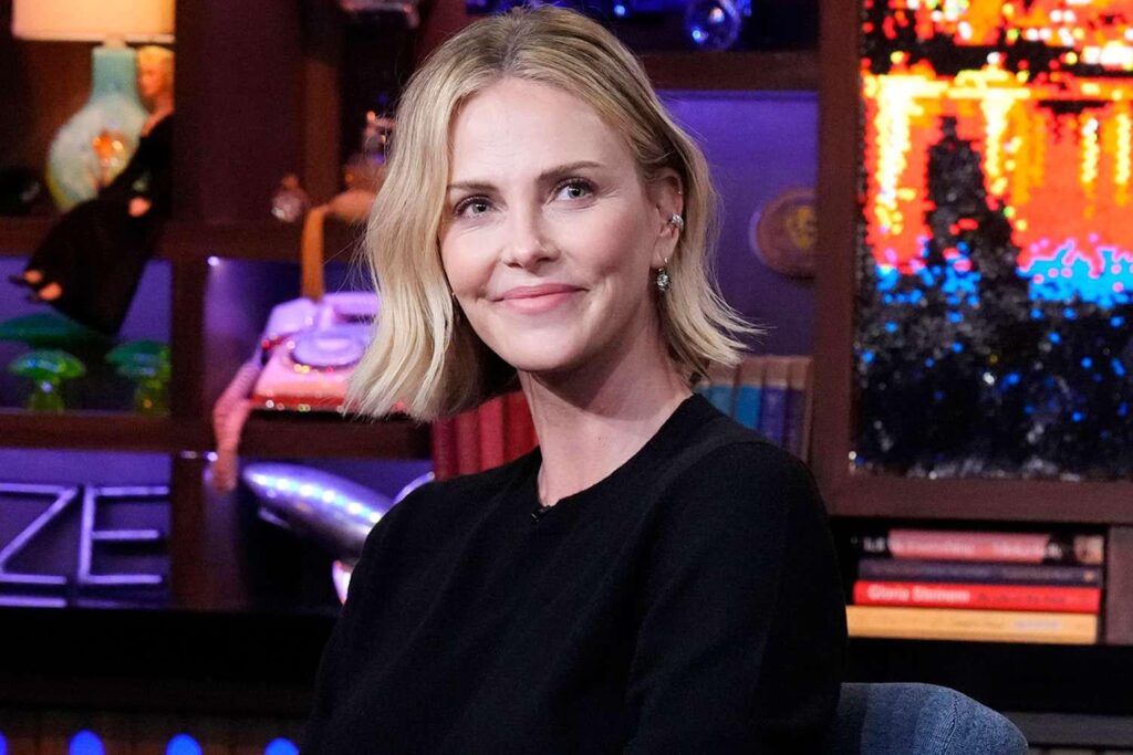 Charlize Theron erklärt, warum sie Online -Dating nicht mag: "Jeder Typ hat ein brennendes Mann Bild" und "Sie sind wie ein CEO von nichts".