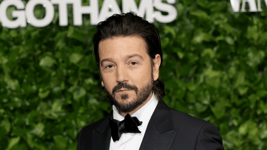 Diego Luna slams Trumps Einwanderungspolitik, sagt, dass Einwanderer „diejenigen sind, die dieses Land bauen“, die dieses Land bauen “. Diego Luna slams Trumps Einwanderungspolitik, sagt, dass Einwanderer „diejenigen sind, die dieses Land bauen“, die dieses Land bauen “.