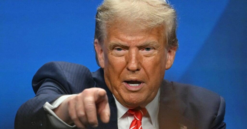 Trump, 79, schmilzt in inkohärenten Schimpfe über 'Heldenpiloten'
