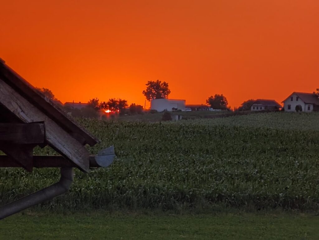 Sonnenaufgang zur Sommersonnenwende, ca. 05: 00H, Križevci