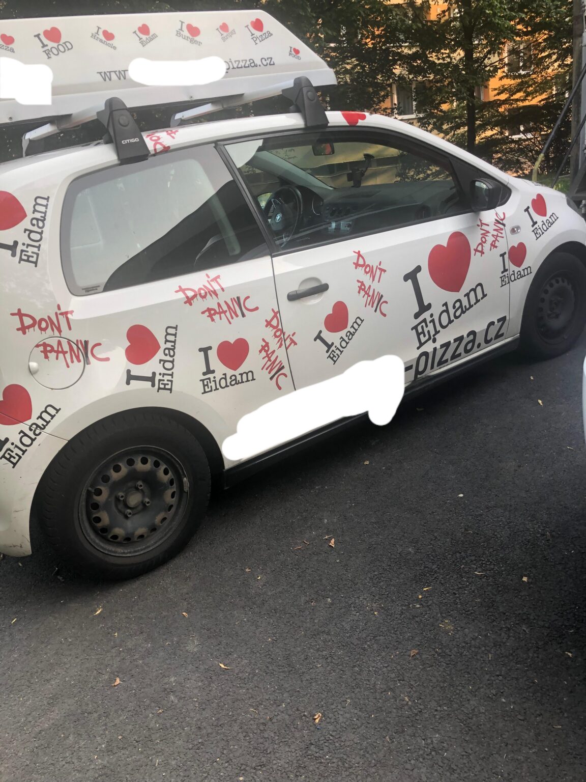 Drei erfüllte Wünsche für diejenigen, die durch dieses Auto Italien von Norden nach Süden vorbeikommen