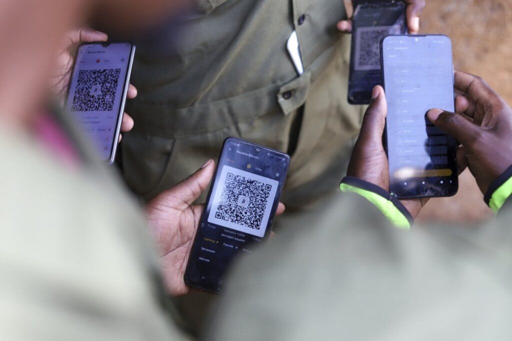Bitcoin wird in Afrikas größtes Slum mit Risiken und Belohnungen eingeführt