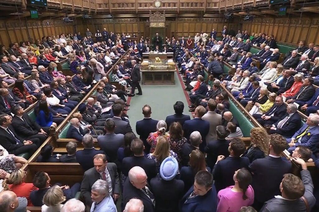 Trump Administration schlägt Großbritannien ab, nachdem der Abgeordnete Pass sterbende Rechnung unterstützte