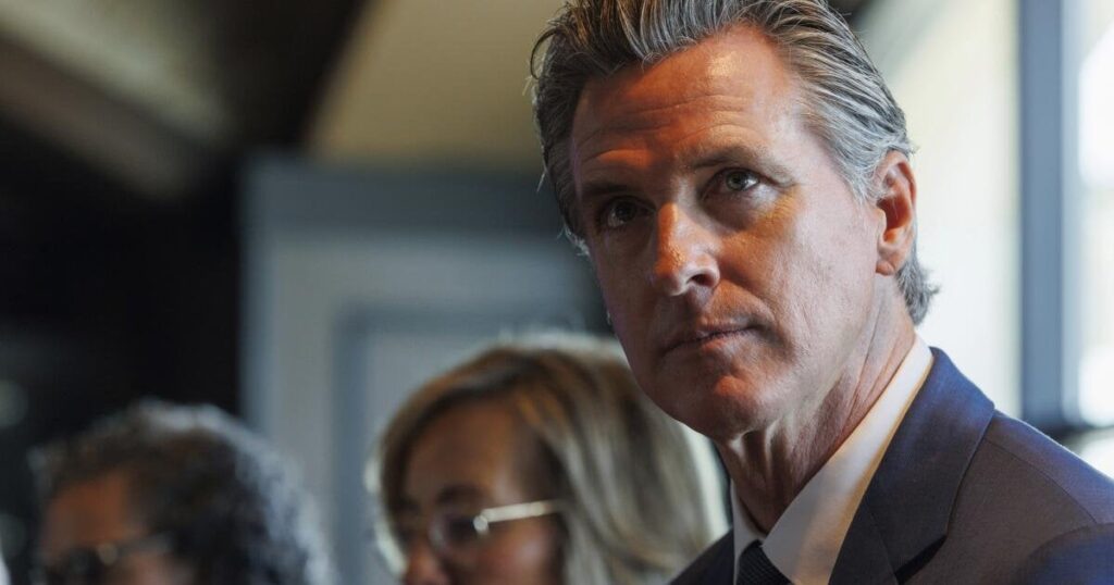 Newsom, in Kalifornien, sagt Trump, die Flammen von LA -Proteste absichtlich "gefächert"