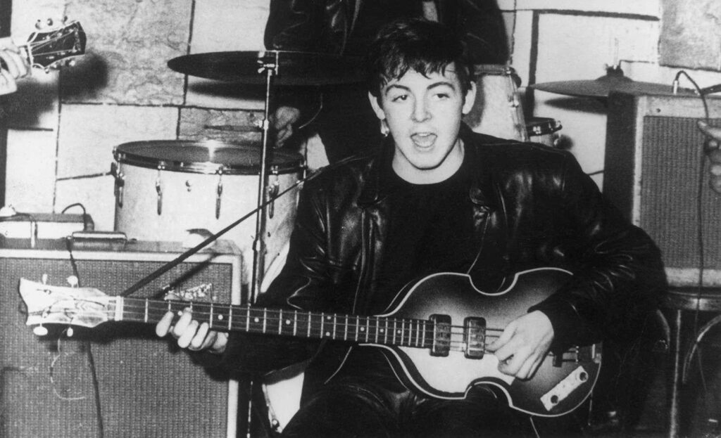 Paul McCartney ist 83! Schauen Sie zurück auf sein unglaubliches Leben auf Fotos, den der legendäre Musiker heute seinen Geburtstag feiert