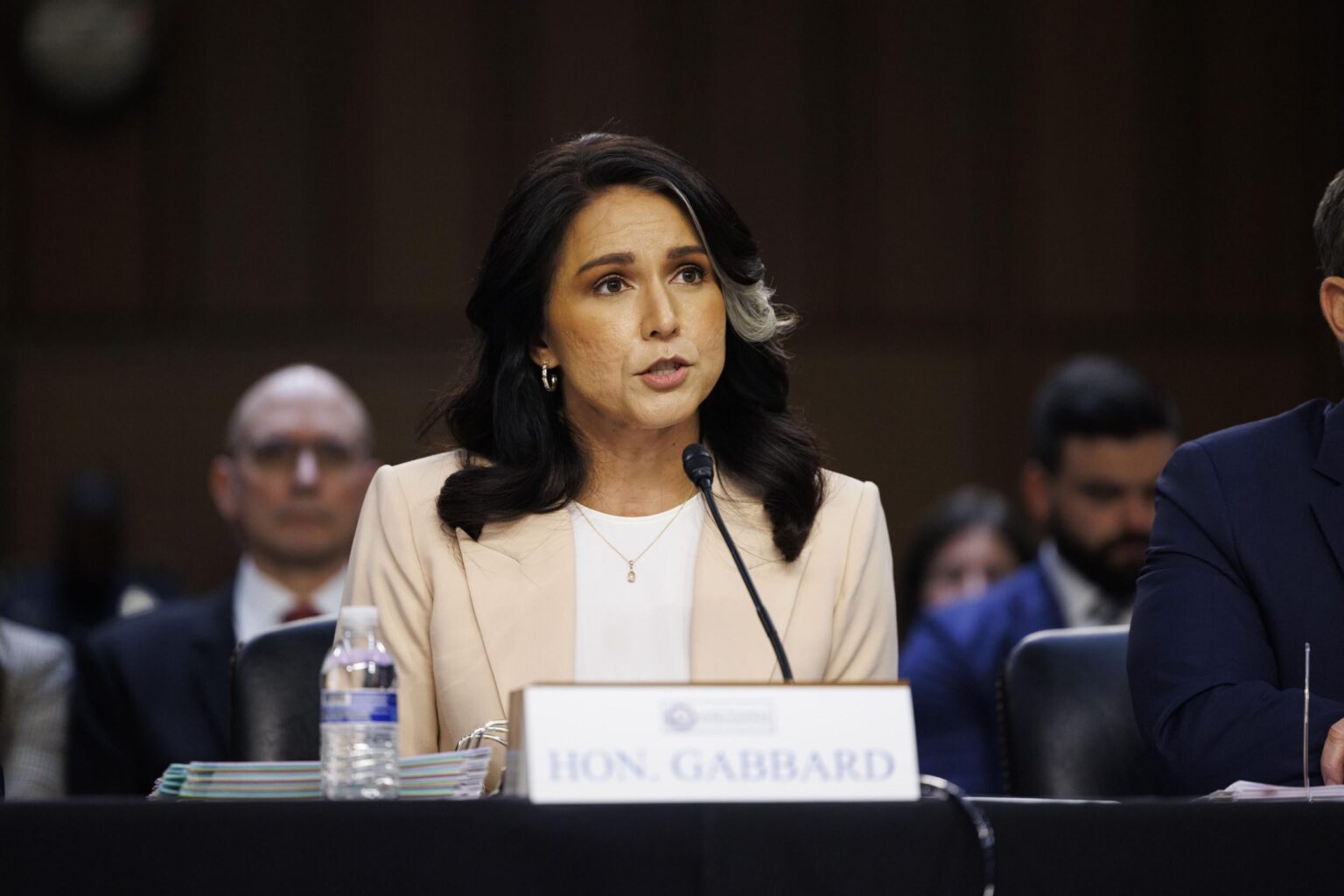 Tulsi Gabbard reagiert, nachdem Trump gesagt hat, sie habe "falsch" über den Iran