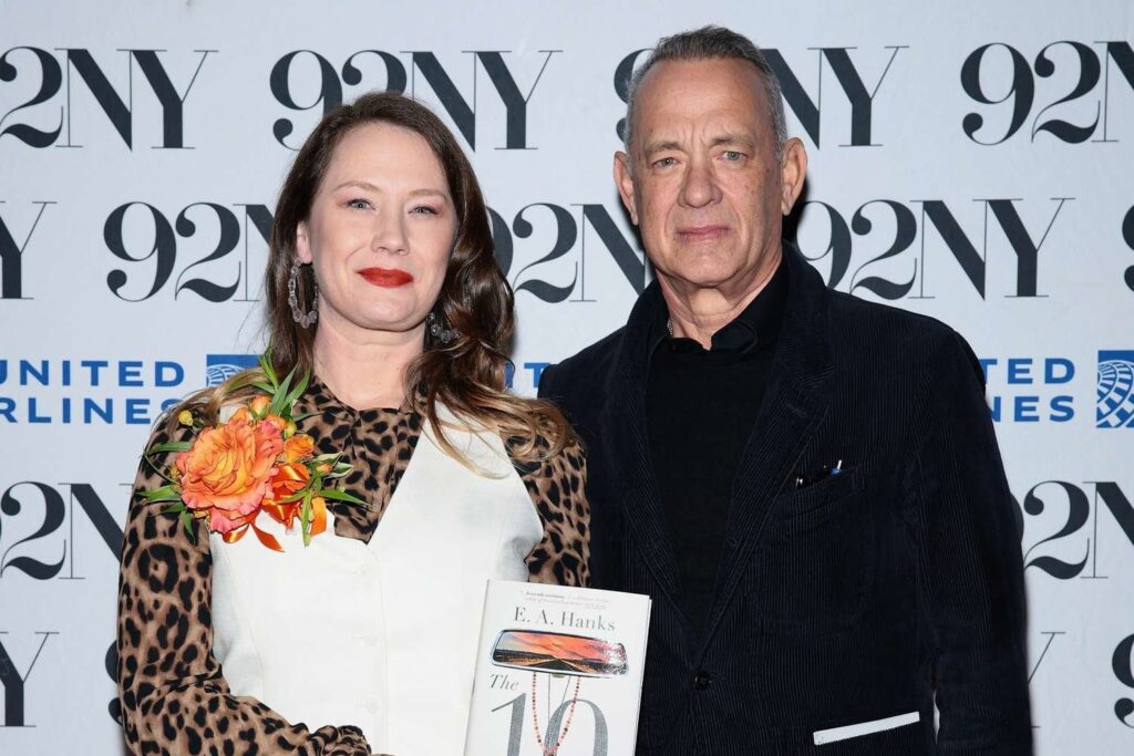Tom Hanks ist nicht überrascht über die Memoiren seiner Tochter, die behauptet, ihre Mutter Samantha Lewes sei emotional und körperlich missbräuchlich gewesen Tom Hanks ist nicht überrascht über die Memoiren seiner Tochter, die behauptet, ihre Mutter Samantha Lewes sei emotional und körperlich missbräuchlich gewesen