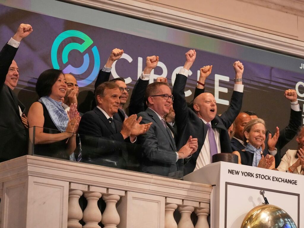Der Kreisbestand setzt sich nach dem IPO-Anstieg fort, während Stablecoin-Impuls baut