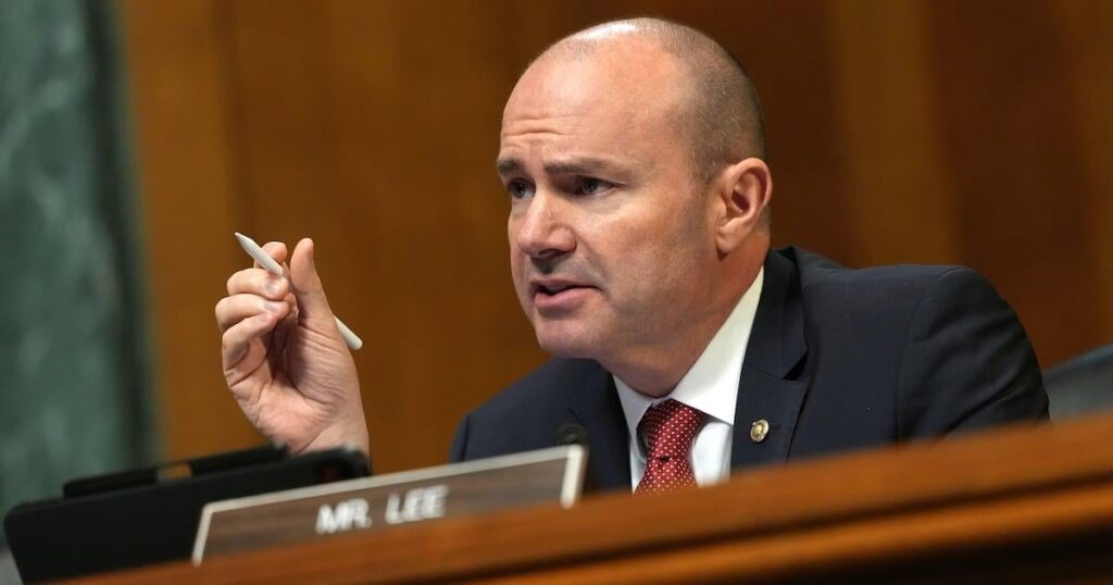 Mike Lee flieht vor Medienfragen zu seinem Attentäter Tweet