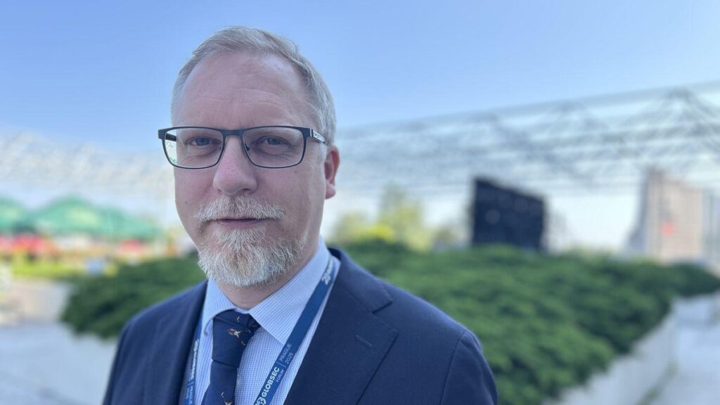 Entwicklung in Europa? Es ist seit dem Zweiten Weltkrieg nicht hier, sagt der ukrainische Politikwissenschaftler Entwicklung in Europa? Es ist seit dem Zweiten Weltkrieg nicht hier, sagt der ukrainische Politikwissenschaftler
