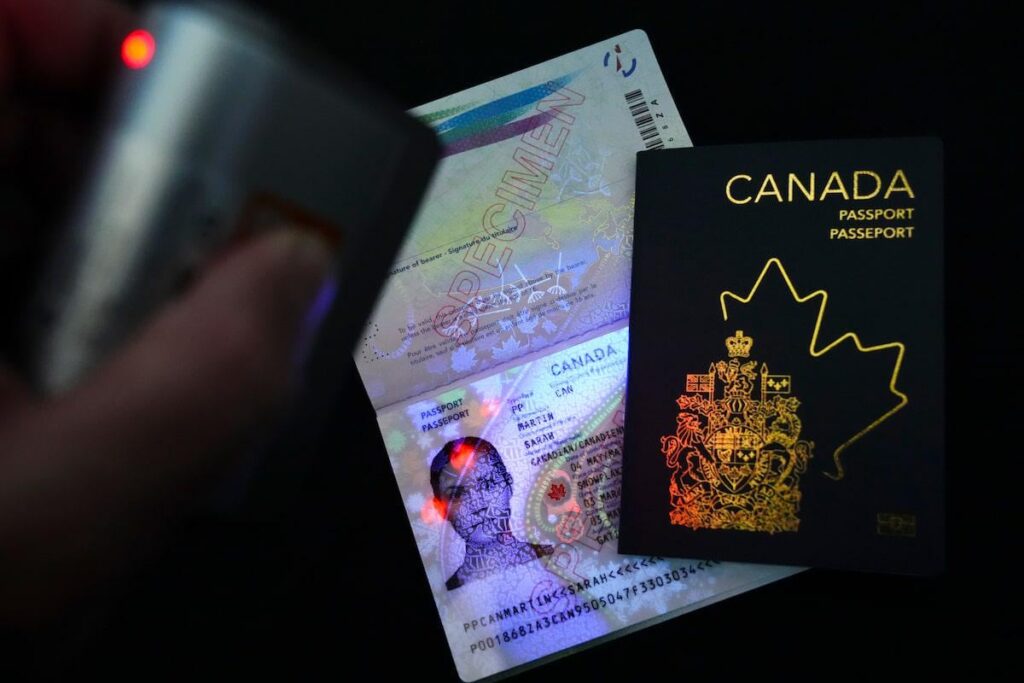 Pass- und Visa -Details könnten mit der Polizei unter Grenzrechnung geteilt werden, warnen Kritiker