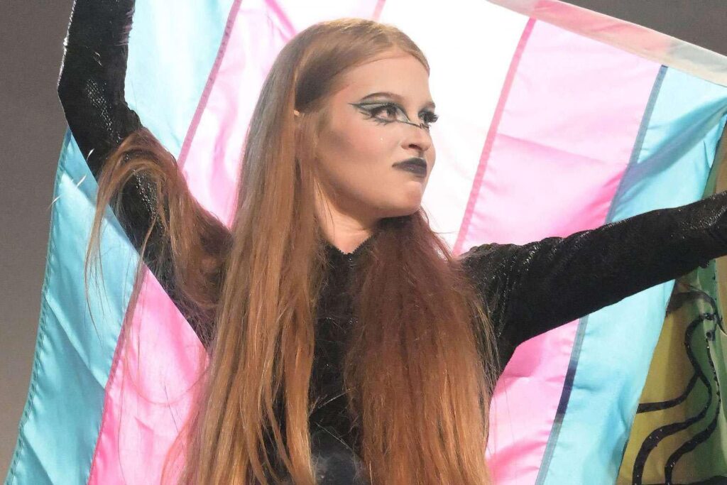 Elon Musks Tochter Vivian hält die Flagge der Trans -Stolz in der Debüt -Drag -Show ab