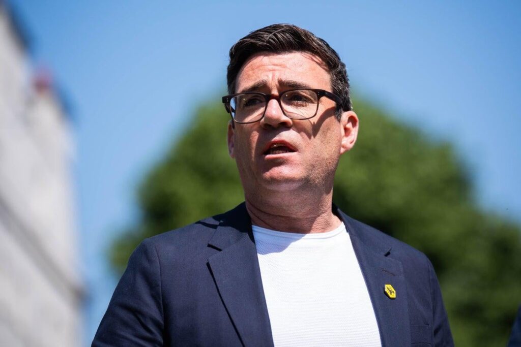 Andy Burnham fordert die Abgeordneten auf, gegen die Wohlfahrtsreformen der Labour zu stimmen