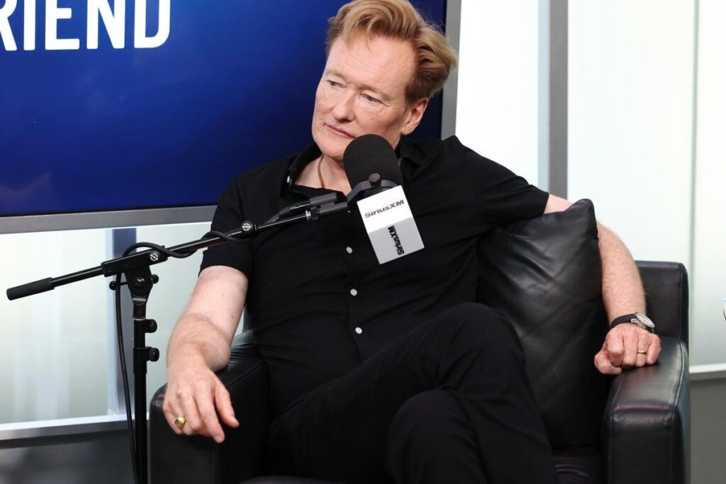 Conan O’Brien verteidigt Einwanderer, als Trump in LA aggressive Massenabschiebung durchführt: „Sie erledigen die ganze Arbeit“ Conan O'Brien verteidigt Einwanderer, als Trump in LA aggressive Massenabschiebung durchführt: "Sie erledigen die ganze Arbeit"