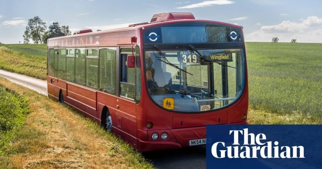 Fast ein Fünftel der ländlichen Busverbindungen in England sind in den letzten fünf Jahren verschwunden Fast ein Fünftel der ländlichen Busverbindungen in England sind in den letzten fünf Jahren verschwunden