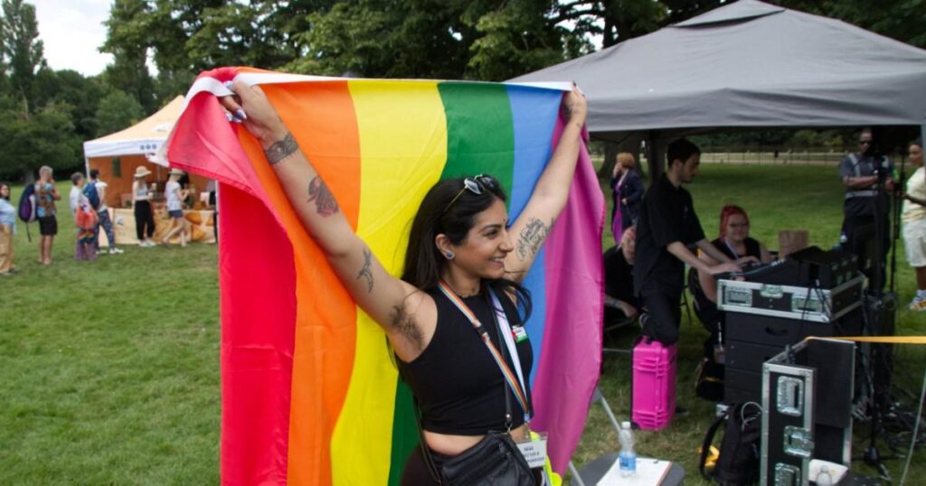 Sponsoring geschnitten, sichere Räume verloren: Der ruhige Zusammenbruch der britischen Stolz