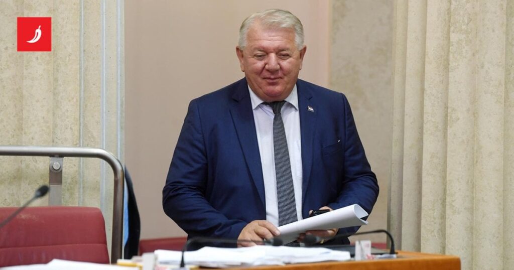 Josip Jakićs Sohn fuhr von 1,68 pro Mille und ging aus dem Van und ruhte sich bei einem Minderjährigen aus Josip Jakićs Sohn fuhr von 1,68 pro Mille und ging aus dem Van und ruhte sich bei einem Minderjährigen aus