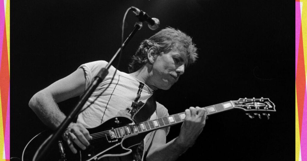 Graham Nash über die Einnahme von LSD: „Ich merkte, dass wir ein Schlammball waren, der sich in einer Galaxie mit hundert Millionen Sonnen im Weltraum drehte, was einer von Milliarden von Galaxien ist. Graham Nash über die Einnahme von LSD: „Ich merkte, dass wir ein Schlammball waren, der sich in einer Galaxie mit hundert Millionen Sonnen im Weltraum drehte, was einer von Milliarden von Galaxien ist.