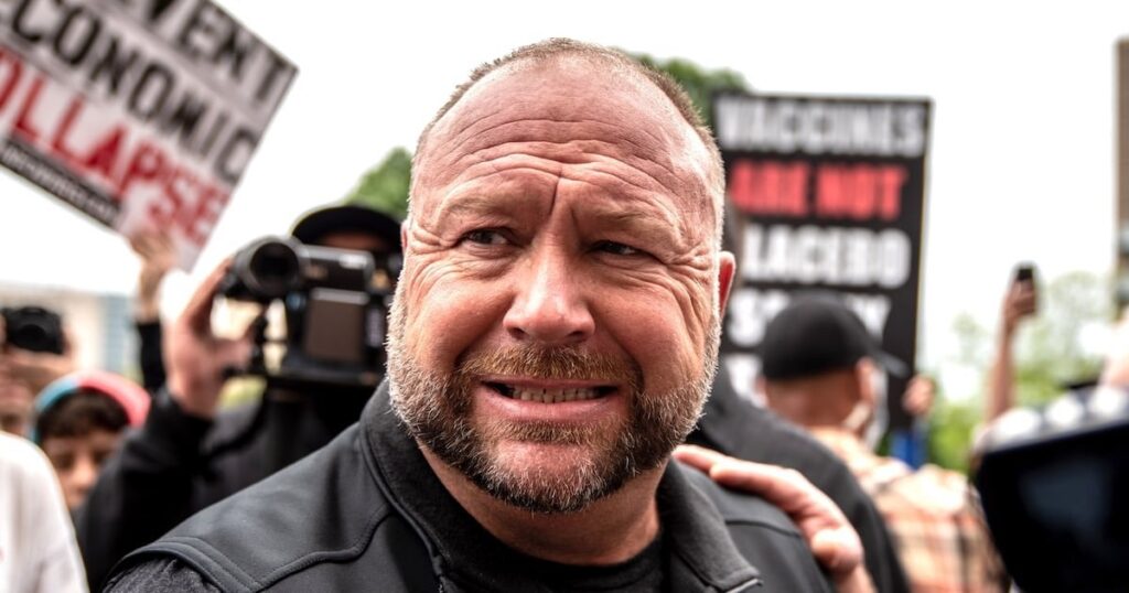 Alex Jones entzündet Maga Fury, indem er Trump auf Musks Bombshell Epstein -Behauptung drückt