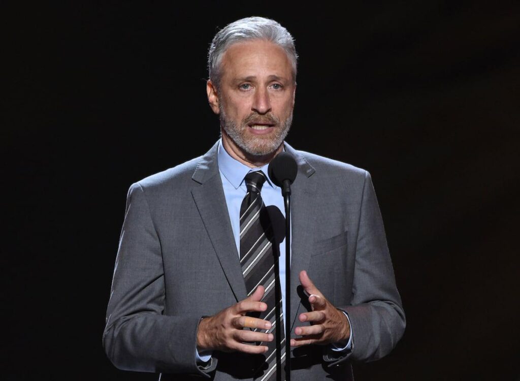 Jon Stewart geht hart auf Mike Lee von Utah: "Was der F-ist mit diesem Kerl falsch?"