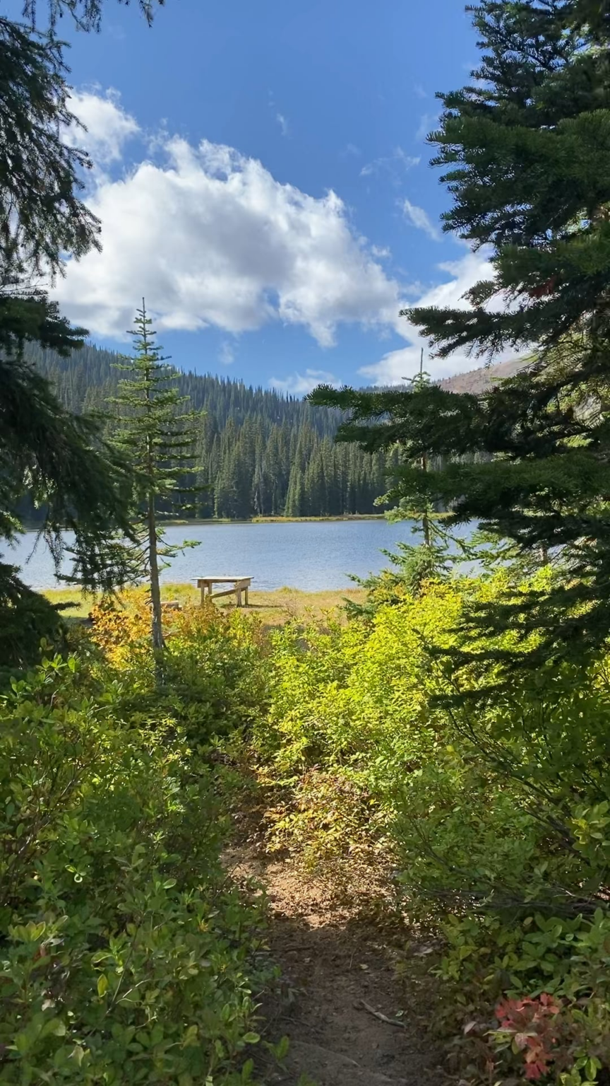 Pacific Northwest Hidden Lakes; "Nicht zum Verkauf, kein Morgen"