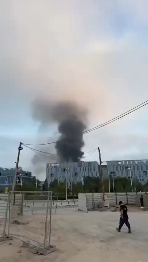 Iranische Raketenaufprall um/auf dem Microsoft Campus in Be'er Sheva, Israel, frühe Morgenstunden des 20. Juni 2025.