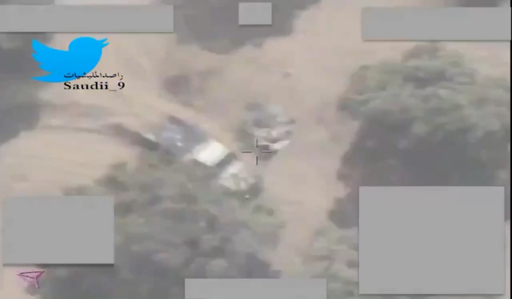 Die saudische Luftwaffe zielt auf eine Versammlung von vier Fahrzeugen und Houthis in Jemen-Hajjah-Front ab