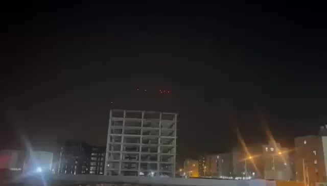 In Bandar Abbas City wurden iranische Luftverteidigungen aktiviert, um israelischen Angriffen entgegenzuwirken.