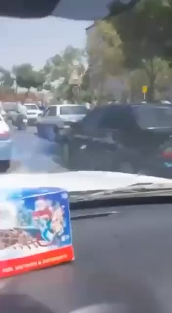 Israelischer Streik auf die Drohnenfabrik im Iran, die vom Fahrer live gefangen wurde