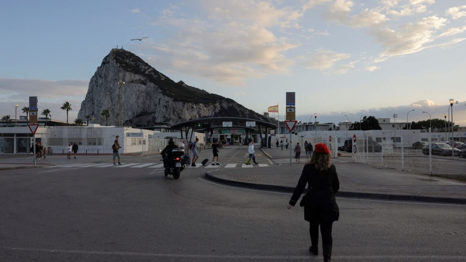 Außenminister David Lammy in Gibraltar als Verhandlungen über die Nachbrexit-Deal mit spanischen Wärme | Politiknachrichten Außenminister David Lammy in Gibraltar als Verhandlungen über die Nachbrexit-Deal mit spanischen Wärme | Politiknachrichten