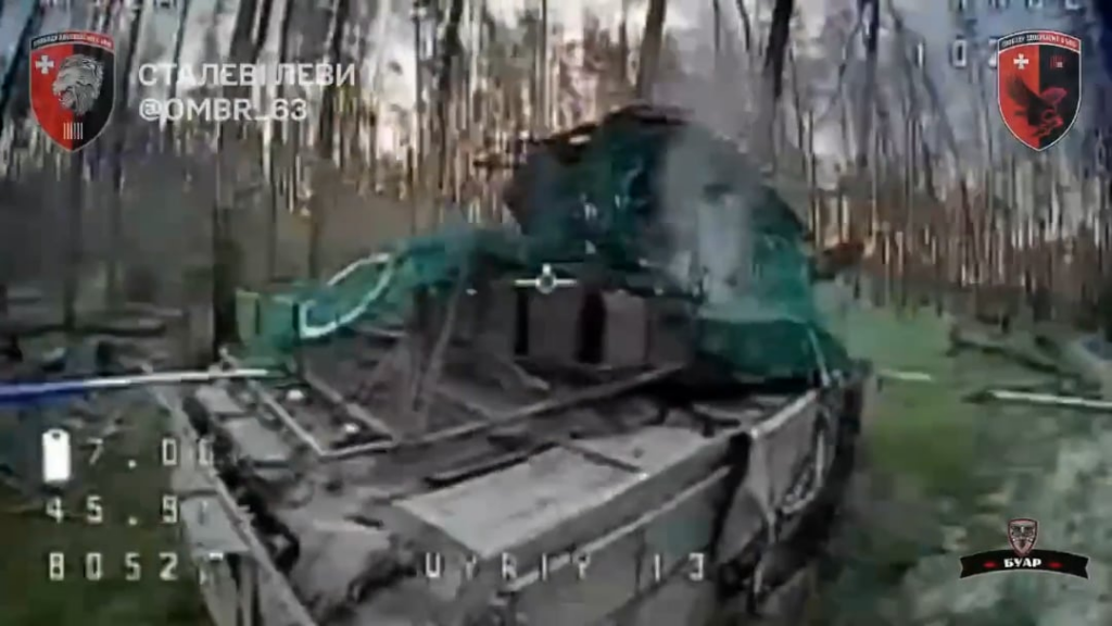 Ukrainische Glasfaser -Drohnen der 63. mechanisierten Brigade zerstörten einen russischen Panzer in der Richtung Torske/Lyman. Juni 2025 [Published 07.06.2025]