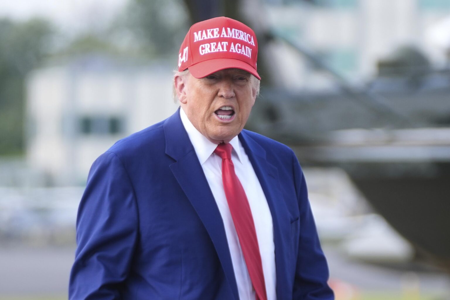 Donald Trumps Zustimmungsrate trifft in mehreren Umfragen ein