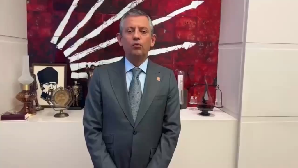 CHP -Vorsitzender Ozgur Ozel: „Die Wahrnehmung des Anwaltsverständnisses des Kehlkopfes, damit sich die Wahrnehmungen der Nation zu unserer Nation beschweren.“ CHP -Vorsitzender Ozgur Ozel: "Die Wahrnehmung des Anwaltsverständnisses des Kehlkopfes, damit sich die Wahrnehmungen der Nation zu unserer Nation beschweren."