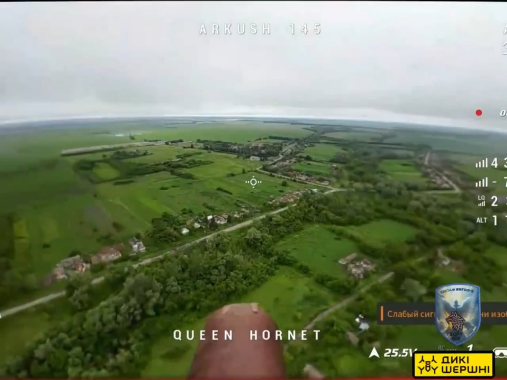 Granate-Launcher-Drohne in Aktion: Ukrainisches 420. UAS-Bataillon Verwenden Sie Wild Hornets Multi-Rolen-FPV-Bomber-Drohnen, um russische Positionen in südöstlicher Richtung zu treffen. Juni 2025 [Published 26.06.2025]