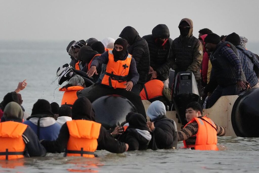 STARMER, um Visa für Länder zu kürzen, die Rückgabenvereinbarungen für illegale Migranten nicht unterzeichnen STARMER, um Visa für Länder zu kürzen, die Rückgabenvereinbarungen für illegale Migranten nicht unterzeichnen