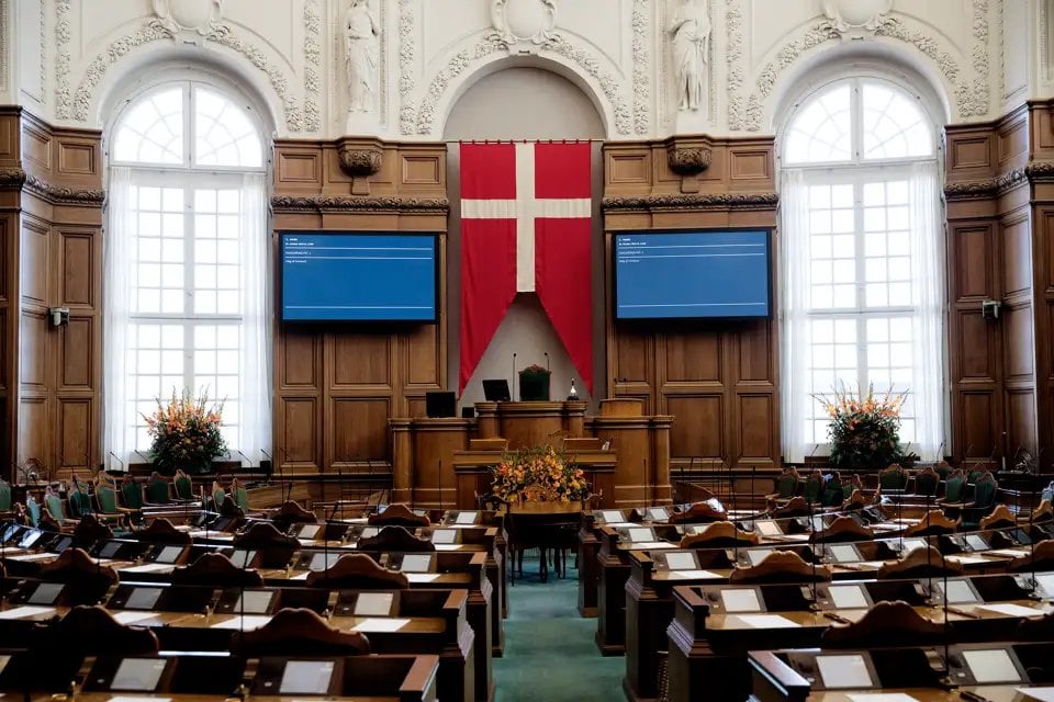 Unwürdig. Politiker müssen das Geburtsrecht von Grund auf neu überdenken - auch um ihr willen.