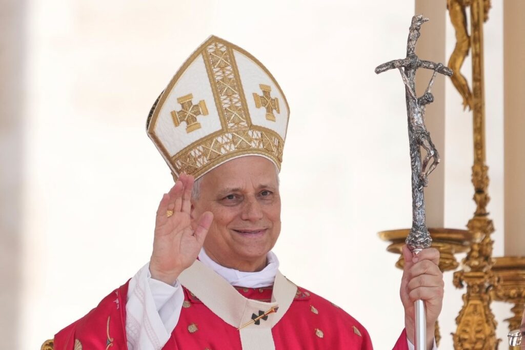Papst Leo plant, in seiner Heimatstadt Chicago eine virtuelle Ansprache zu halten - gleichzeitig wie Trumps Militärparade