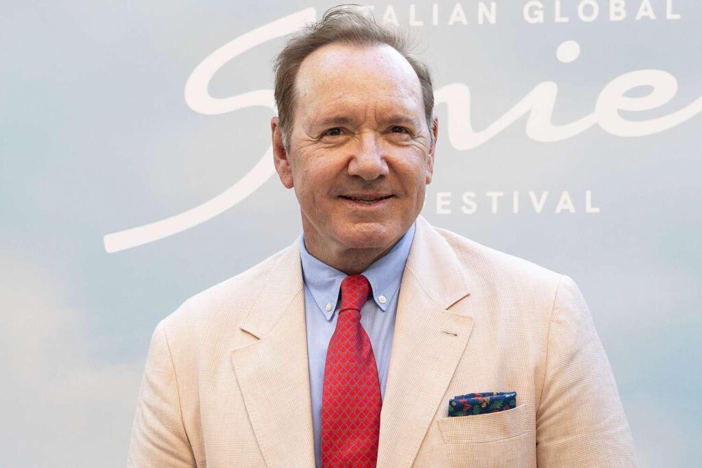 Kevin Spacey erklärt, er werde nicht mit denen in Hollywood zusammenarbeiten, die ihn schuldig beurteilten