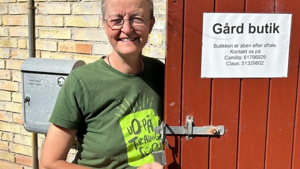 Die Straßenstände sind versinken, so dass auf Samsø Camilla jetzt Fleisch und Garn im Inneren sperrt
