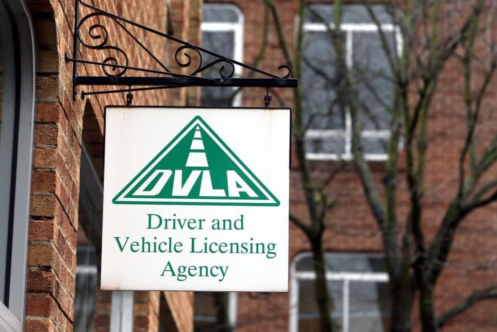 Mutter, die wegen unbezahlter 8,75 Pfund Autoteuerrechnung verurteilt wurde und gleich