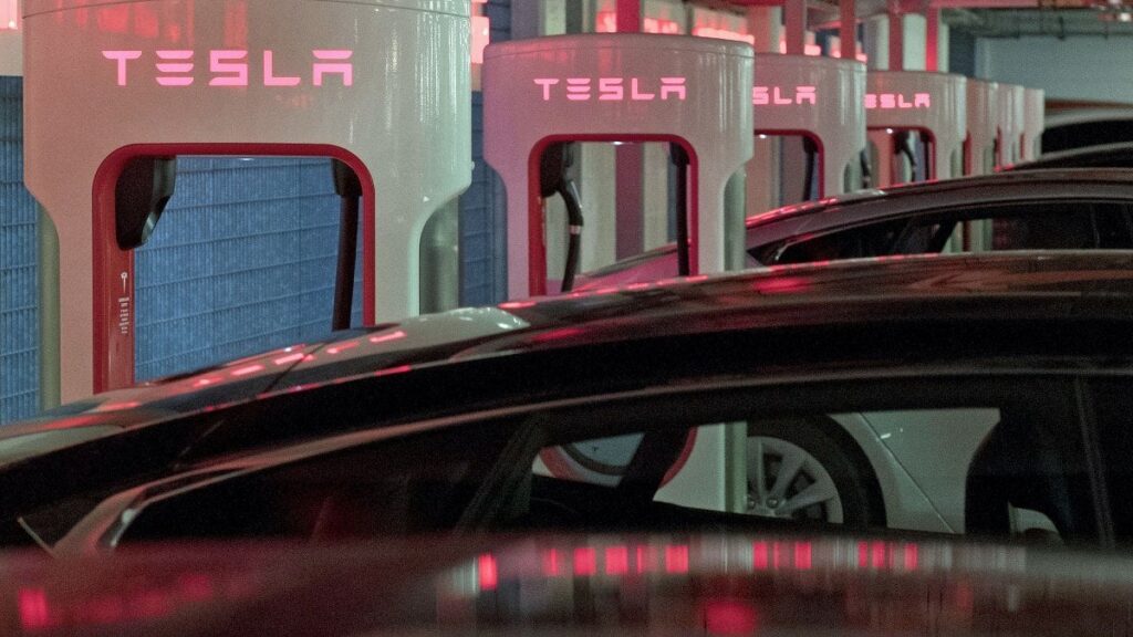 Der Umsatz von Tesla UK um 45% in neuem Schlag für Elon Musk um 45% gesunken