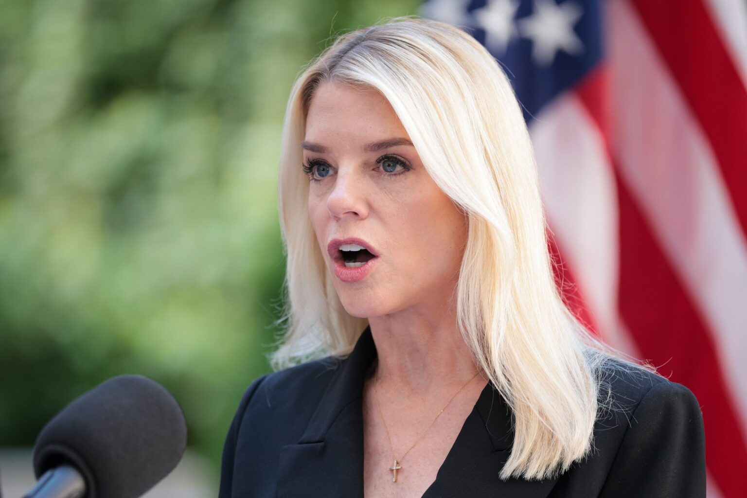 PAM Bondi unter Druck gesetzte Anwälte, „ethische Verpflichtungen zu verletzen“, um die Agenda von Trumps Agenda weiterzuentwickeln, Beschwerdeansprüche PAM Bondi unter Druck gesetzte Anwälte, „ethische Verpflichtungen zu verletzen“, um die Agenda von Trumps Agenda weiterzuentwickeln, Beschwerdeansprüche