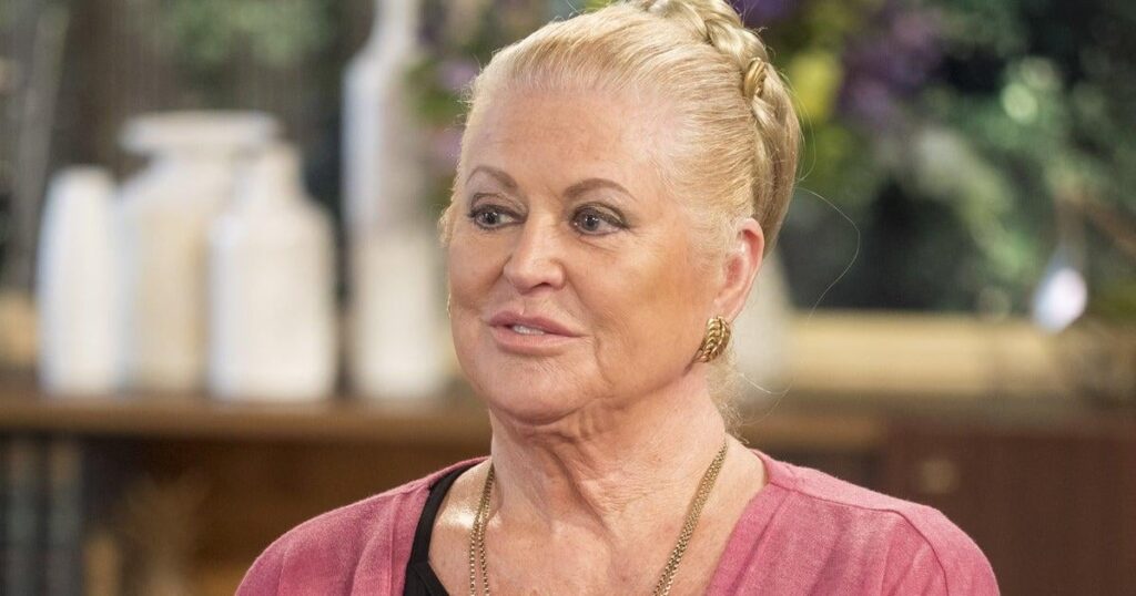 Kim Woodburn, wie sauber ist dein Haus? Und Celebrity Big Brother Star, stirbt 83 Jahre alt