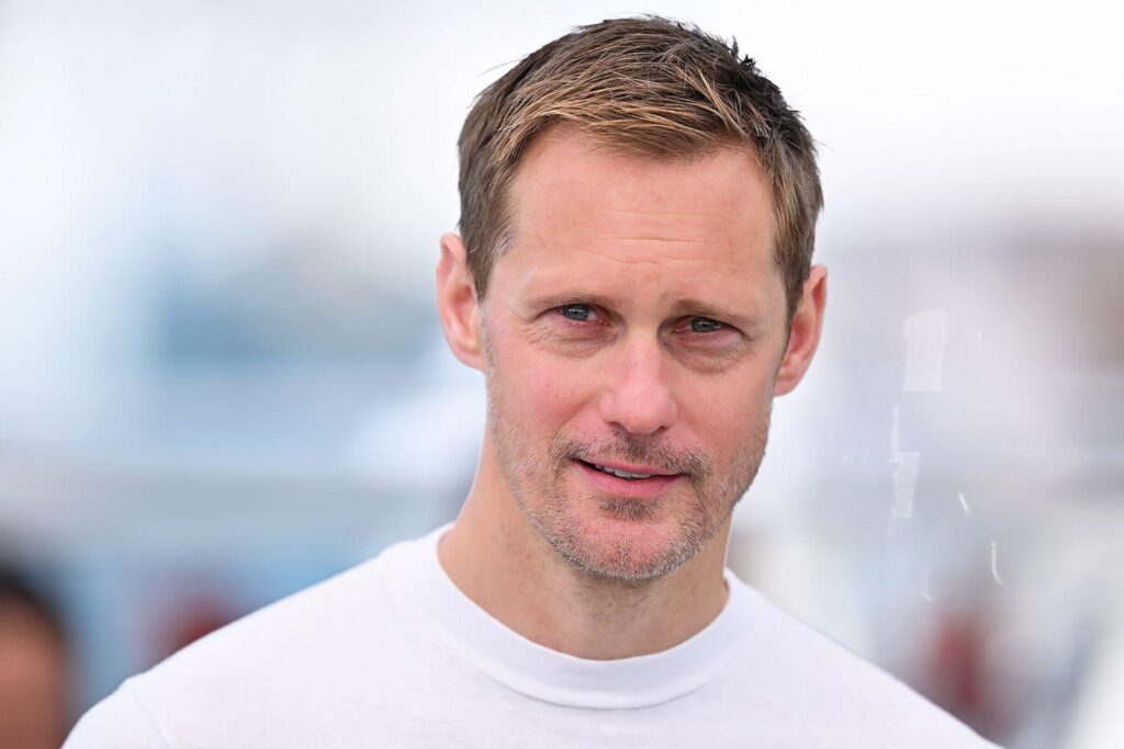 Alexander Skarsgård weinte nach schlechten Vorsprechen in der Dusche: "Ich habe mich in meiner Seele nur schmutzig gefühlt."