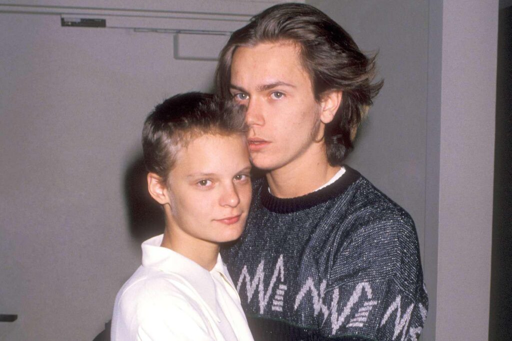 Die Goonies -Star Martha Plimpton reflektiert "First Love" River Phoenix: "Ich vermisse ihn jeden Tag"