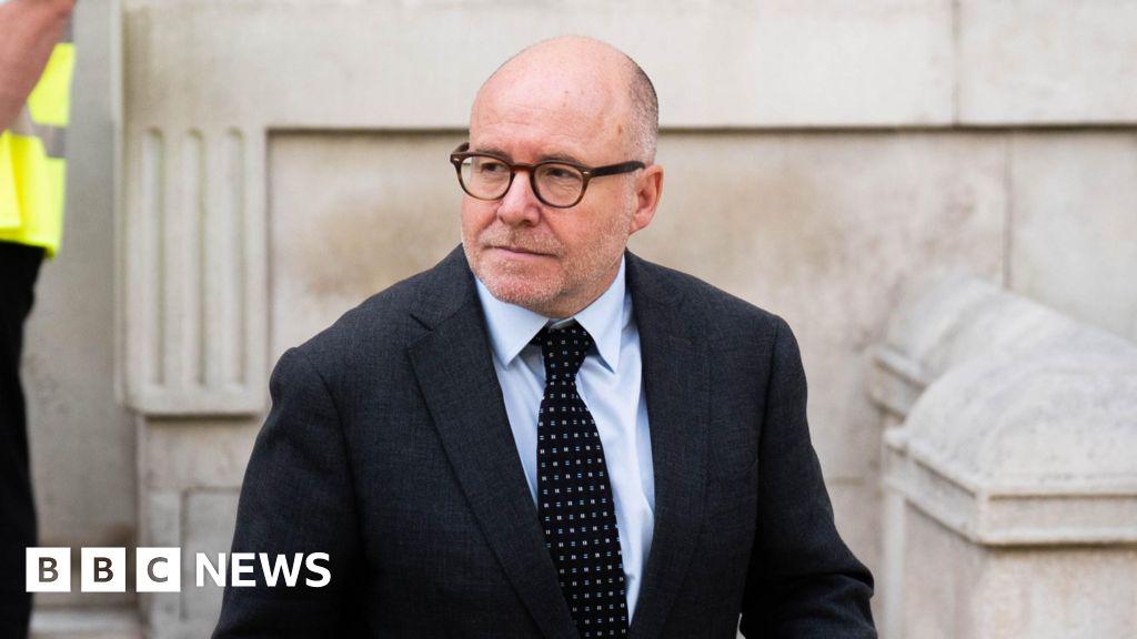 "Ekelhaft" zu sagen, dass Großbritannien ein zweistufiges Justizsystem hat, erzählt Generalstaatsanwalt BBC