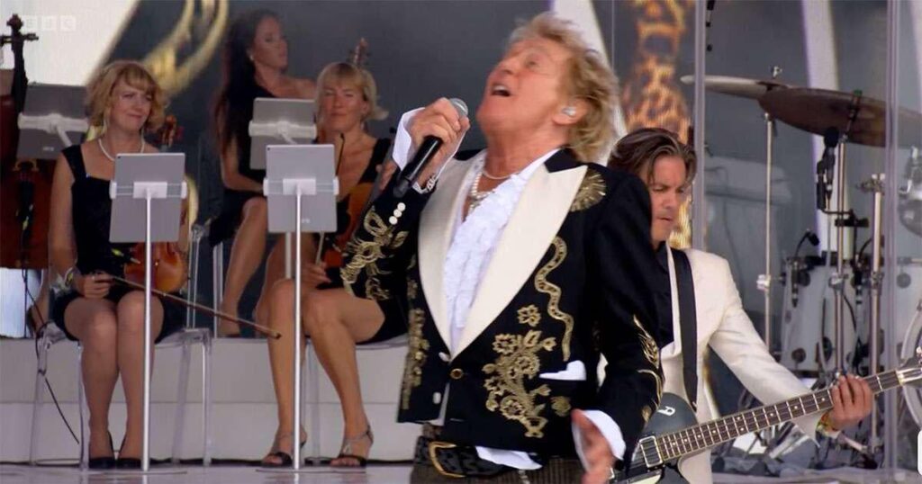 BBC entschuldigt sich dafür, dass er sich nicht von der Berichterstattung von Glastonbury über Rod Stewart abschneidet
