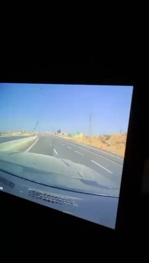 Filmmaterial einer iranischen Rakete, die Israel trifft.