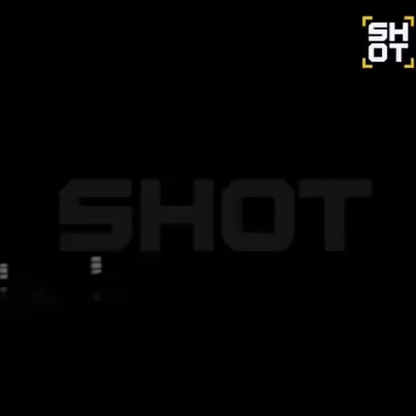 Ein russischer Zivilist filmt einen weiteren Angriff auf die Gunpowder -Fabrik in Tambov, Russland, von den ukrainischen UAVs. 17/06/2025